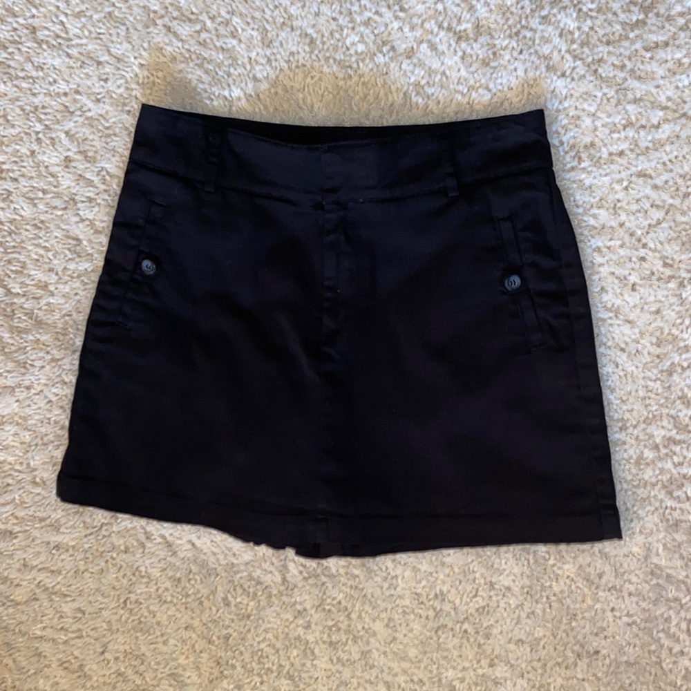 Dockers black skort size 6